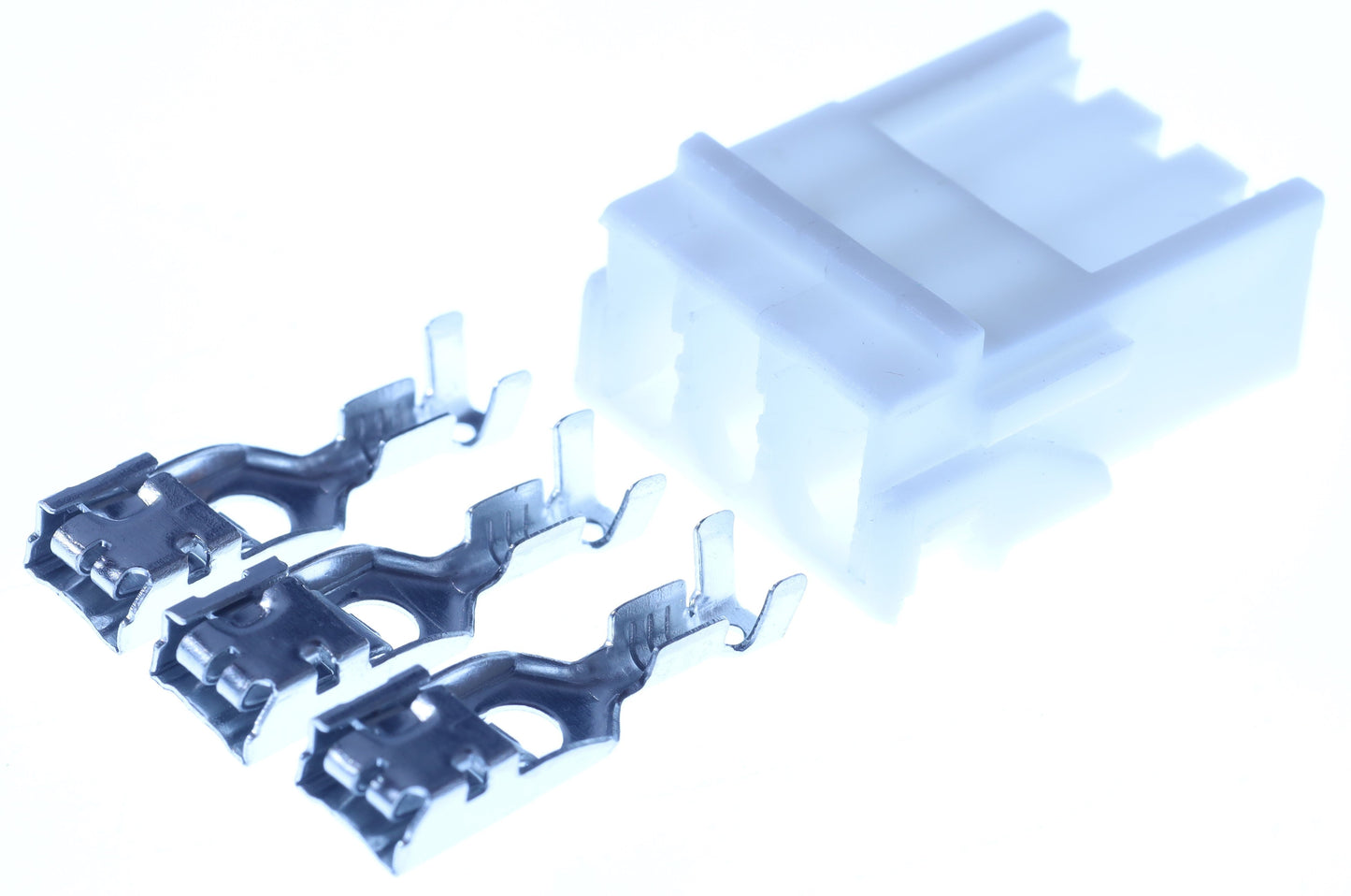 Connector  weiblich  3 polig mit Crimpverbinder CSF11379