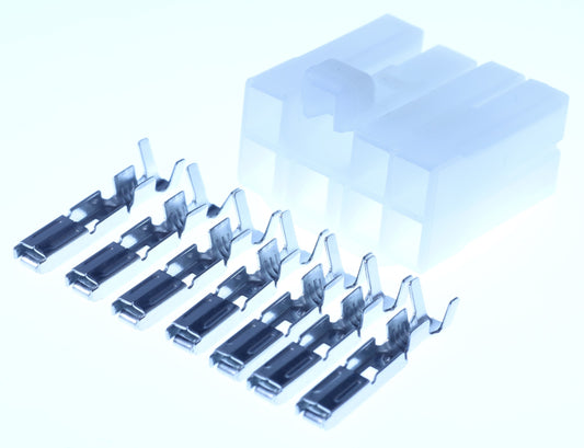 Connector weiblich 7 polig mit Crimpverbinder CSF13148